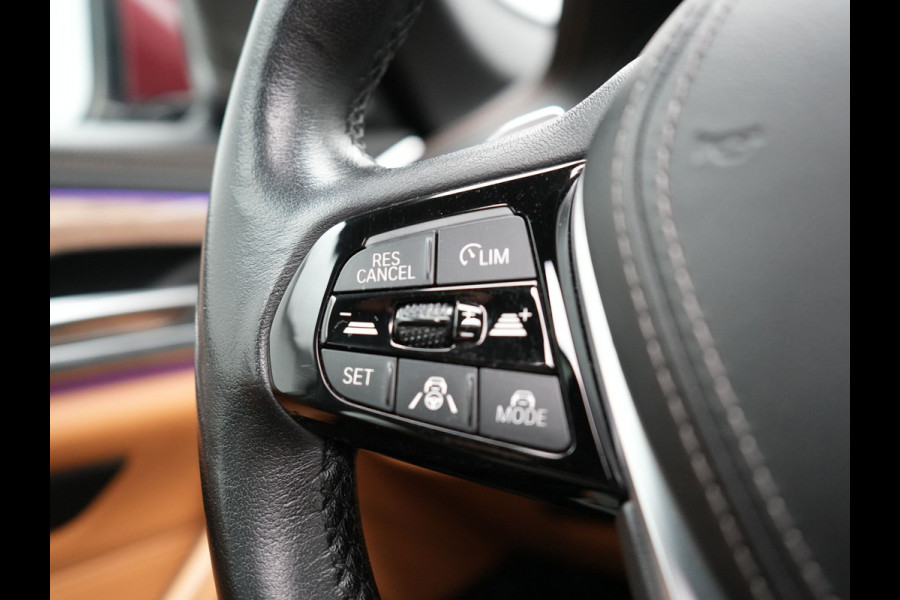 BMW 5 Serie Touring 530e Individual Plug In Hybrid 293pk Dealer O.H Aventurinrot Metallic PHEV | Panodak | Luxe Lederen Comfortzetels Memory & Ventilatie | Laser LED | Adaptive Cruise | Head Up | Harman Kardon | Keyless |