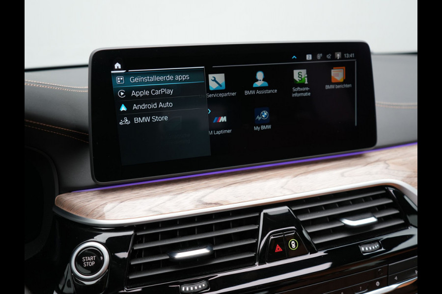 BMW 5 Serie Touring 530e Individual Plug In Hybrid 293pk Dealer O.H Aventurinrot Metallic PHEV | Panodak | Luxe Lederen Comfortzetels Memory & Ventilatie | Laser LED | Adaptive Cruise | Head Up | Harman Kardon | Keyless |