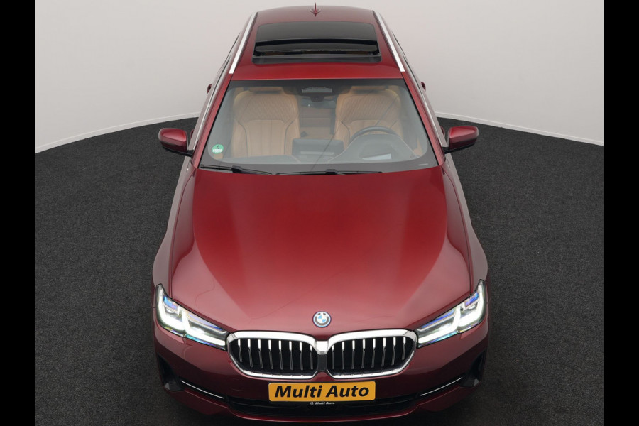 BMW 5 Serie Touring 530e Individual Plug In Hybrid 293pk Dealer O.H Aventurinrot Metallic PHEV | Panodak | Luxe Lederen Comfortzetels Memory & Ventilatie | Laser LED | Adaptive Cruise | Head Up | Harman Kardon | Keyless |