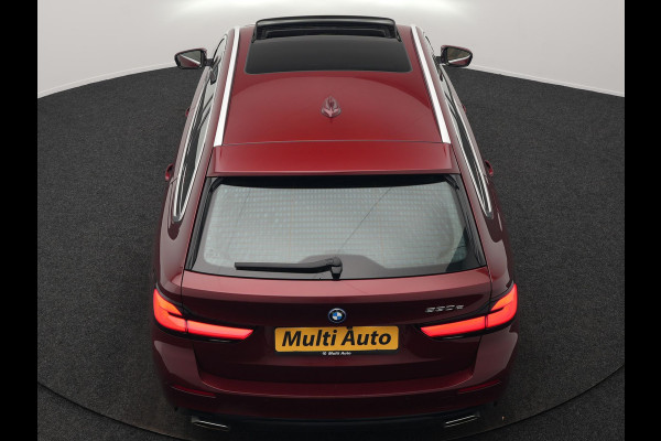 BMW 5 Serie Touring 530e Individual Plug In Hybrid 293pk Dealer O.H Aventurinrot Metallic PHEV | Panodak | Luxe Lederen Comfortzetels Memory & Ventilatie | Laser LED | Adaptive Cruise | Head Up | Harman Kardon | Keyless |