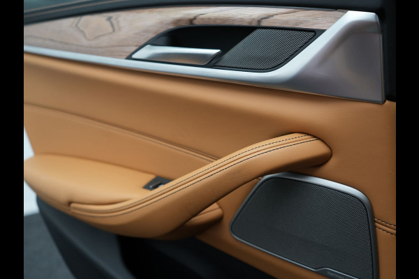 BMW 5 Serie Touring 530e Individual Plug In Hybrid 293pk Dealer O.H Aventurinrot Metallic PHEV | Panodak | Luxe Lederen Comfortzetels Memory & Ventilatie | Laser LED | Adaptive Cruise | Head Up | Harman Kardon | Keyless |