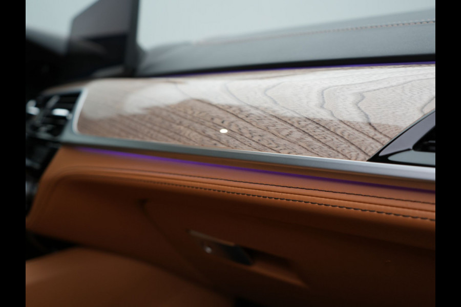 BMW 5 Serie Touring 530e Individual Plug In Hybrid 293pk Dealer O.H Aventurinrot Metallic PHEV | Panodak | Luxe Lederen Comfortzetels Memory & Ventilatie | Laser LED | Adaptive Cruise | Head Up | Harman Kardon | Keyless |