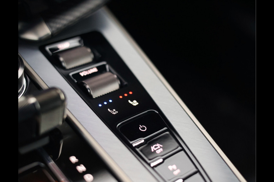 Aston Martin Vanquish 5.2 V12 Coupe | Q Epsilon Black - Nieuwstaat - B&W