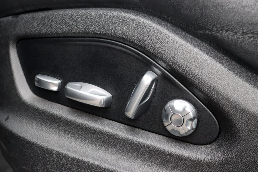 Porsche Cayenne Coupé 3.0 Aut8 | Luchtvering | Panoramadak | BOSE | Trekhaak | Leder | Memory | Stoelverwarming V+A | PDLS | Sport-Chrono-pakket | Soft-Close | Verwarmd Stuurwiel |