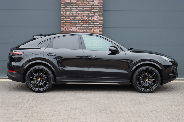 Porsche Cayenne Coupé 3.0 Aut8 | Luchtvering | Panoramadak | BOSE | Trekhaak | Leder | Memory | Stoelverwarming V+A | PDLS | Sport-Chrono-pakket | Soft-Close | Verwarmd Stuurwiel |