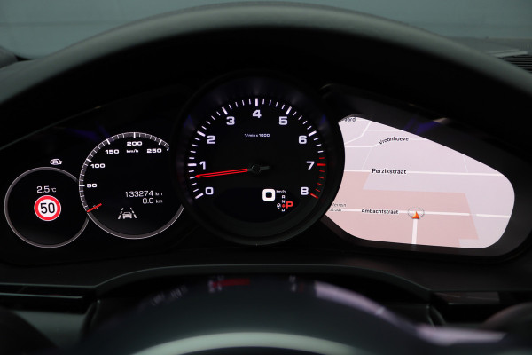 Porsche Cayenne Coupé 3.0 Aut8 | Luchtvering | Panoramadak | BOSE | Trekhaak | Leder | Memory | Stoelverwarming V+A | PDLS | Sport-Chrono-pakket | Soft-Close | Verwarmd Stuurwiel |