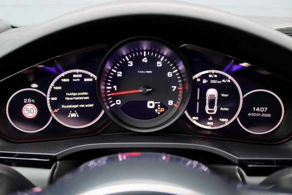 Porsche Cayenne Coupé 3.0 Aut8 | Luchtvering | Panoramadak | BOSE | Trekhaak | Leder | Memory | Stoelverwarming V+A | PDLS | Sport-Chrono-pakket | Soft-Close | Verwarmd Stuurwiel |