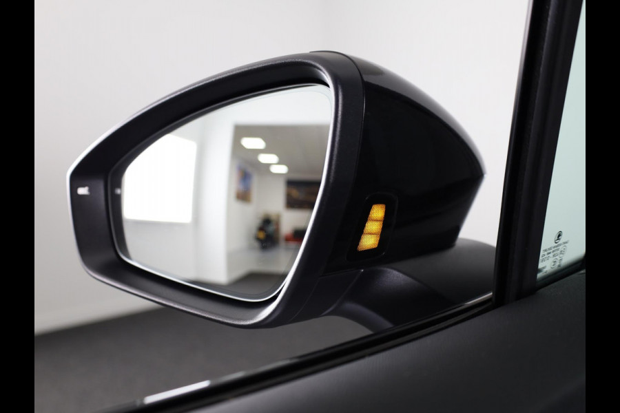 Škoda Enyaq 85 Sportline 286pk | Panoramadak | Adaptive Cruise | Blind Spot | Stoelverwarming | Camera