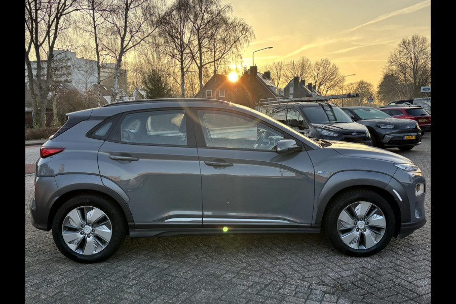 Hyundai Kona EV Comfort 64 kWh 204pk SOH 95% Adaptieve Cruise | Krell Audio | Achteruitrijcamera | Navigatie