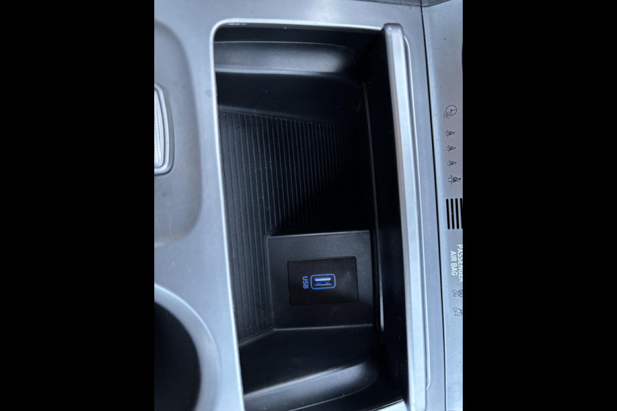 Hyundai Kona EV Comfort 64 kWh 204pk SOH 95% Adaptieve Cruise | Krell Audio | Achteruitrijcamera | Navigatie