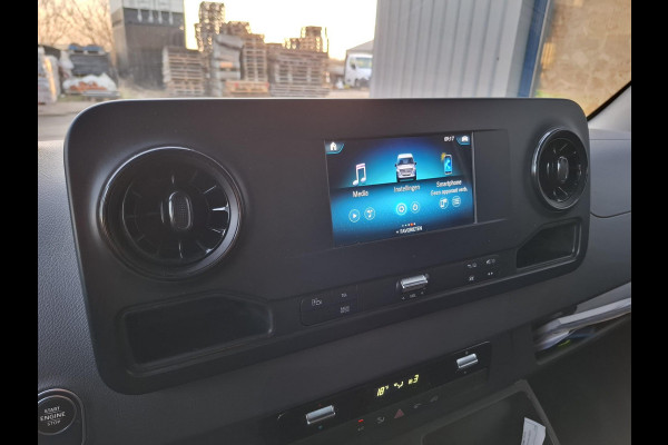 Mercedes-Benz Sprinter 311 CDI GB L2 FWD Functional 3.5T / AIRCO / CAMERA / 3 ZITS / DEALER ONDERHOUDEN / NAVI