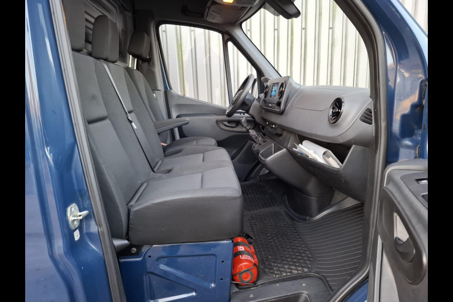 Mercedes-Benz Sprinter 311 CDI GB L2 FWD Functional 3.5T / AIRCO / CAMERA / 3 ZITS / DEALER ONDERHOUDEN / NAVI