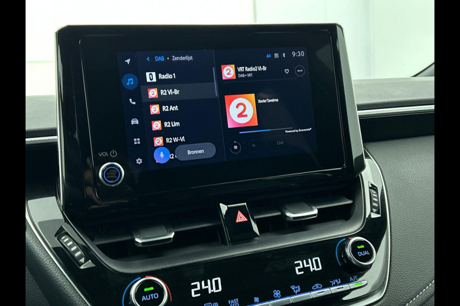 Toyota Corolla Touring Sports 1.8 Hybrid Business Plus Volledig Leder Airco ECC Navi Carplay PDC VA + Camera Adaptive Cruise Control Full LED 17" Velgen NL Auto 1e Eig. Dealer onderhouden