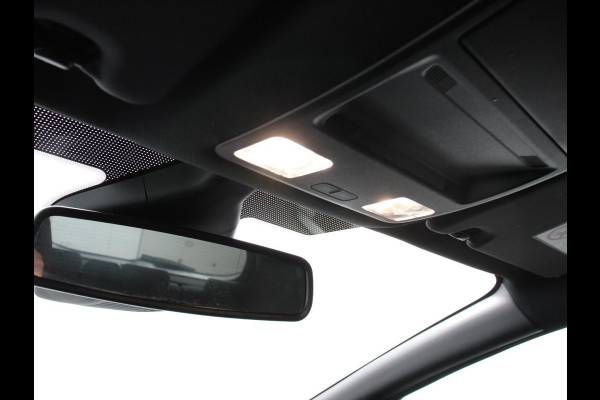 Ford Fiesta 1.0 EcoBoost ST-Line | Navigatie | Climate Control | DAB | Lichtmetalen Velgen | Parkeer sensoren | Cruise Control