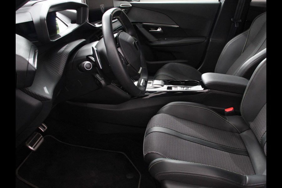 Peugeot 2008 1.2 PureTech 130 GT Automaat Clima Control Camera Achter Navigatie d.m.v. Apple Carplay / Android auto Velgen 17 inch