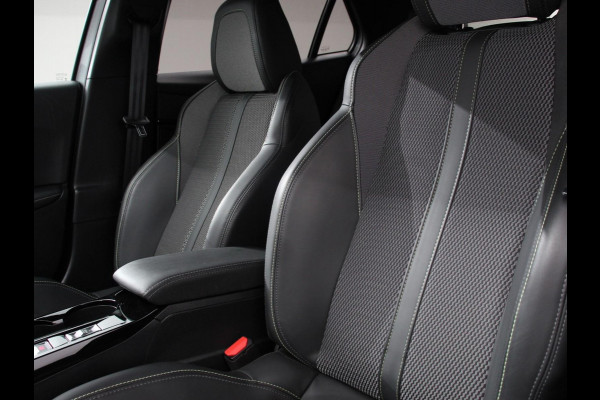 Peugeot 2008 1.2 PureTech 130 GT Automaat Clima Control Camera Achter Navigatie d.m.v. Apple Carplay / Android auto Velgen 17 inch