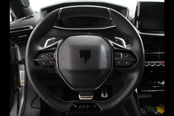 Peugeot 2008 1.2 PureTech 130 GT Automaat Clima Control Camera Achter Navigatie d.m.v. Apple Carplay / Android auto Velgen 17 inch