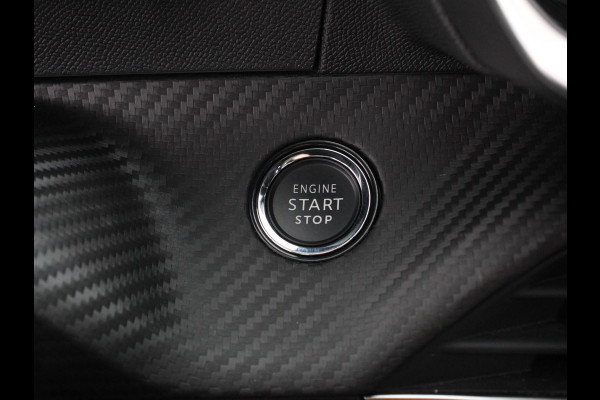 Peugeot 2008 1.2 PureTech 130 GT Automaat Clima Control Camera Achter Navigatie d.m.v. Apple Carplay / Android auto Velgen 17 inch