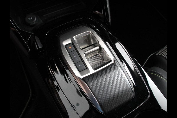 Peugeot 2008 1.2 PureTech 130 GT Automaat Clima Control Camera Achter Navigatie d.m.v. Apple Carplay / Android auto Velgen 17 inch