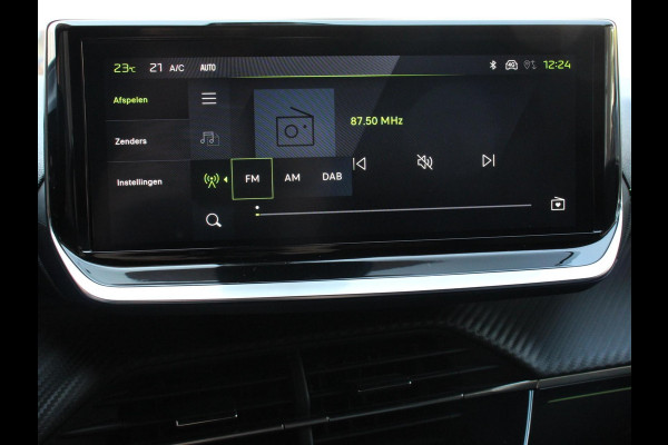 Peugeot 2008 1.2 PureTech 130 GT Automaat Clima Control Camera Achter Navigatie d.m.v. Apple Carplay / Android auto Velgen 17 inch