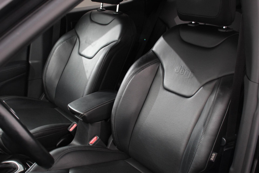 Jeep Compass 4xe 240 Plug-in Hybrid S | Navigatie | Apple Carplay/Android auto | Climate Control | Parkeersensoren | Camera | Elektrisch verstelbare bestuurderstoel | Xenon koplampen | Stoelverwarming | Elektrische achterklep | Afneembare trekhaak