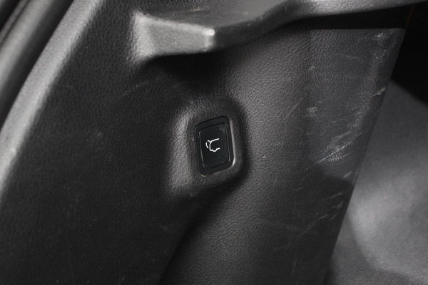 Jeep Compass 4xe 240 Plug-in Hybrid S | Navigatie | Apple Carplay/Android auto | Climate Control | Parkeersensoren | Camera | Elektrisch verstelbare bestuurderstoel | Xenon koplampen | Stoelverwarming | Elektrische achterklep | Afneembare trekhaak