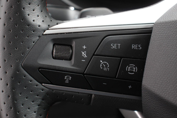 Seat Tarraco 1.5 TSI 150pk FR DSG 7p. | DEMO ! |  Navigatie | Apple Carplay/Android Auto | Camera | Parkeer sensoren | Digitale Cockpit | Lichtmetalen velgen | Stoelverwarming | Stoel bestuurder electrisch verstelbaar