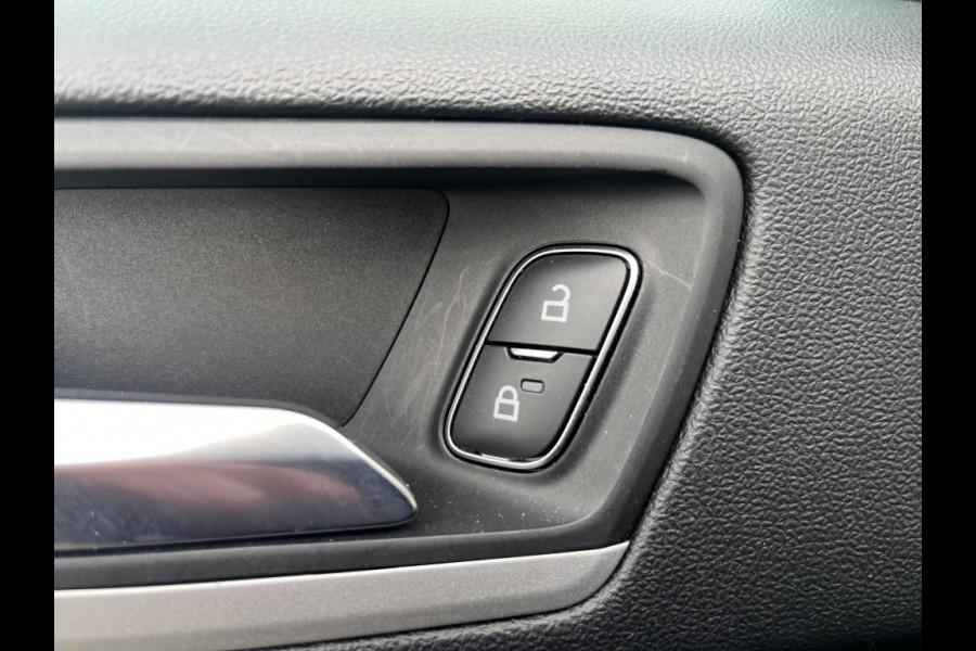 Ford FOCUS Wagon 1.0 EcoB. Tr Ed. bns, cruise, navigatie