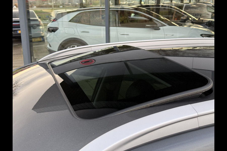 Kia e-Niro Aut. ExecutiveLine 64kWh | Trekhaak | Panorama | Navi | Camera |