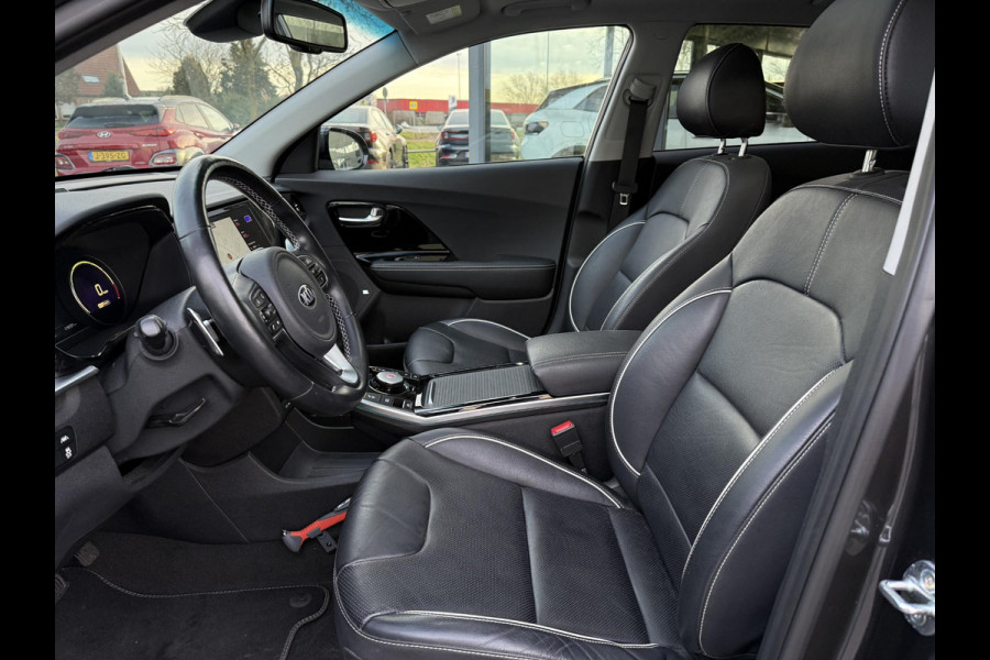 Kia e-Niro Aut. ExecutiveLine 64kWh | Trekhaak | Panorama | Navi | Camera |