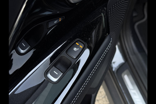 Kia e-Niro Aut. ExecutiveLine 64kWh | Trekhaak | Panorama | Navi | Camera |