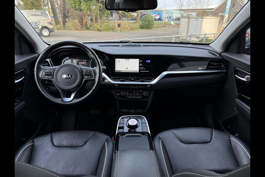 Kia e-Niro Aut. ExecutiveLine 64kWh | Trekhaak | Panorama | Navi | Camera |