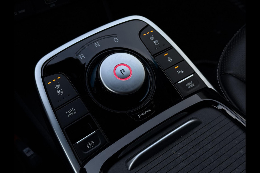Kia e-Niro Aut. ExecutiveLine 64kWh | Trekhaak | Panorama | Navi | Camera |