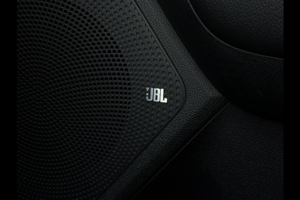 Kia e-Niro Aut. ExecutiveLine 64kWh | Trekhaak | Panorama | Navi | Camera |