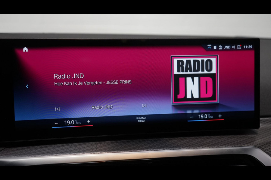 BMW 3 Serie 318i M-Sport AUTOMAAT-ALCANTARA-CARPLAY-CRUISE-DAB-LED-NAVIGATIE-SHADOW LINE