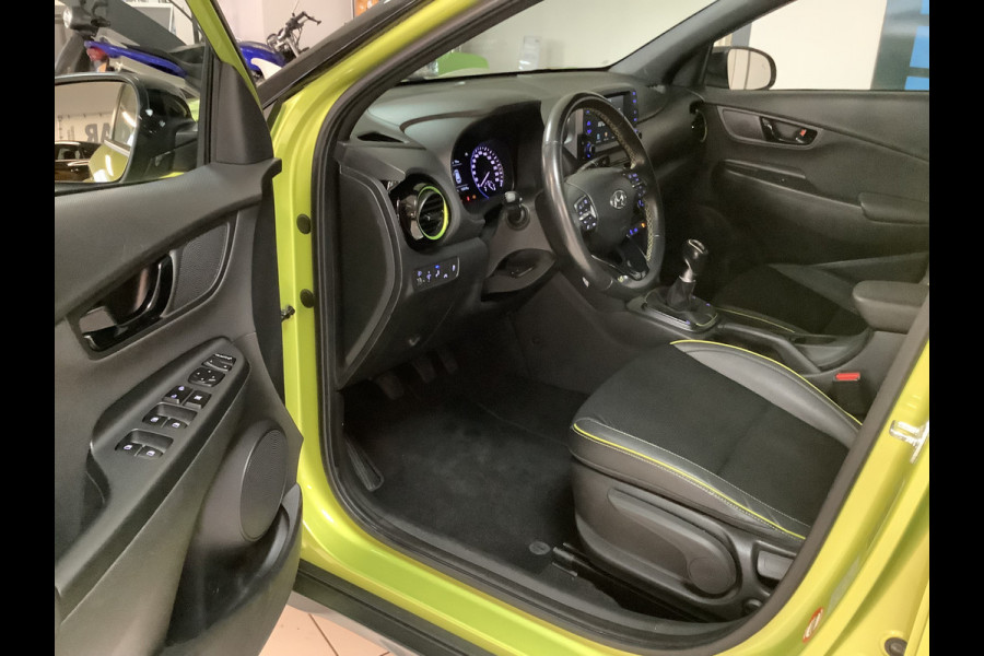 Hyundai Kona 1.0T Fashion met trekhaak en dealer onderhouden