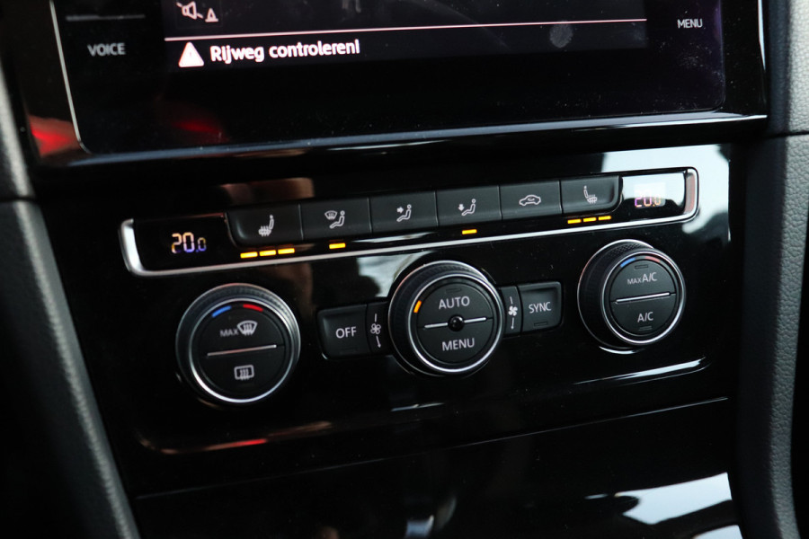 Volkswagen Golf 1.5 TSI DSG Massage LED Virt. Display