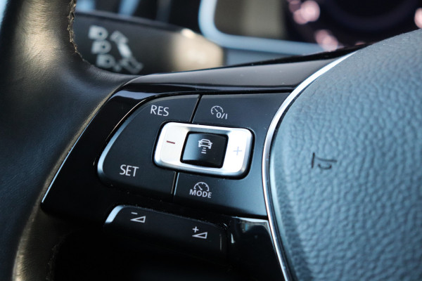 Volkswagen Golf 1.5 TSI DSG Massage LED Virt. Display