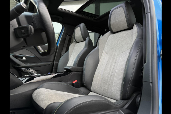 Peugeot e-2008 EV GT Pack 50 kWh | 3D Cockpit | Camera | Panorama | Sfeer Verlichting |