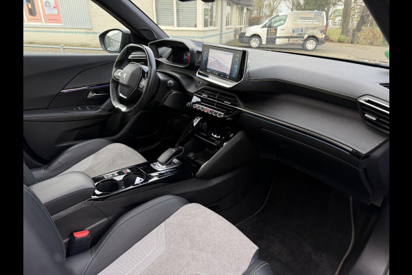 Peugeot e-2008 EV GT Pack 50 kWh | 3D Cockpit | Camera | Panorama | Sfeer Verlichting |