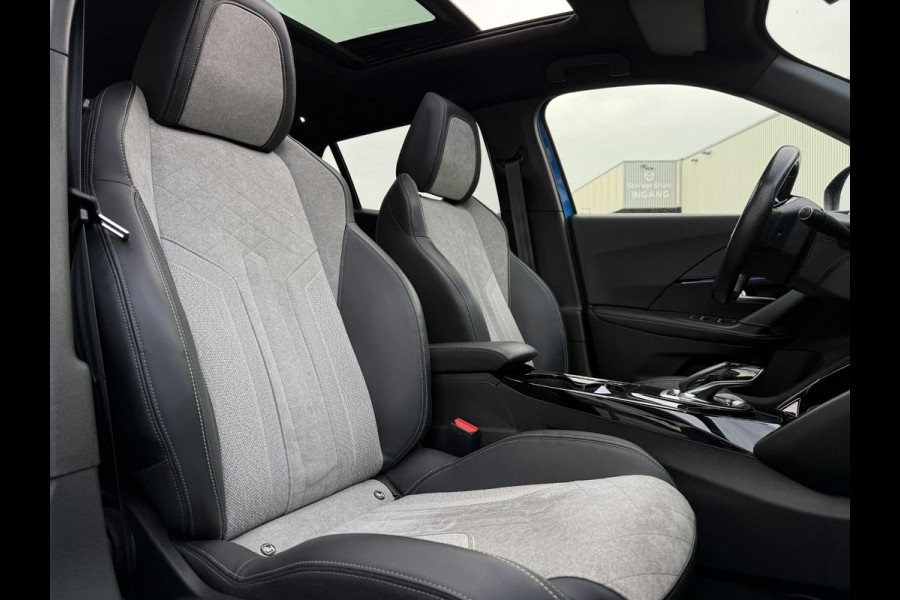 Peugeot e-2008 EV GT Pack 50 kWh | 3D Cockpit | Camera | Panorama | Sfeer Verlichting |