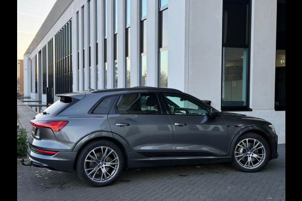 Audi e-tron 50 quattro S 71 kWh 2 X S-LINE, vol opties, panoramadak, camera, electr trekhaak, 1e eigenaar, NL auto met nap