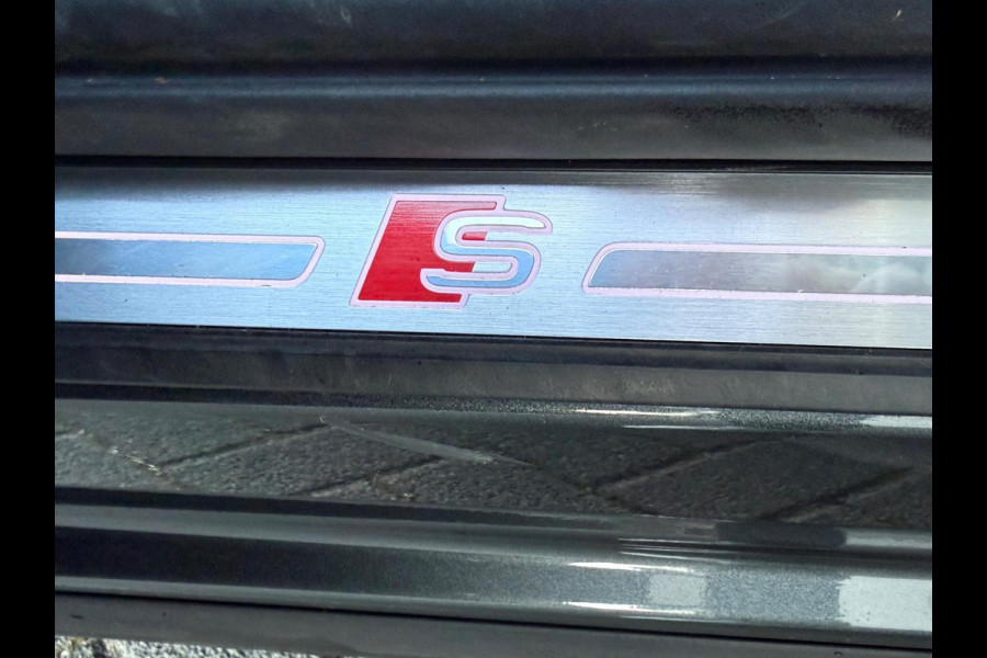 Audi e-tron 50 quattro S 71 kWh 2 X S-LINE, vol opties, panoramadak, camera, electr trekhaak, 1e eigenaar, NL auto met nap