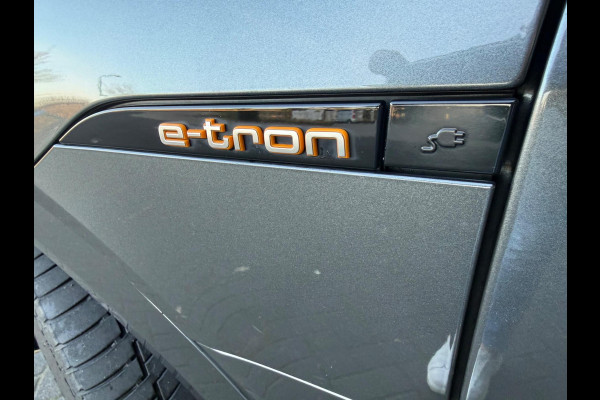Audi e-tron 50 quattro S 71 kWh 2 X S-LINE, vol opties, panoramadak, camera, electr trekhaak, 1e eigenaar, NL auto met nap