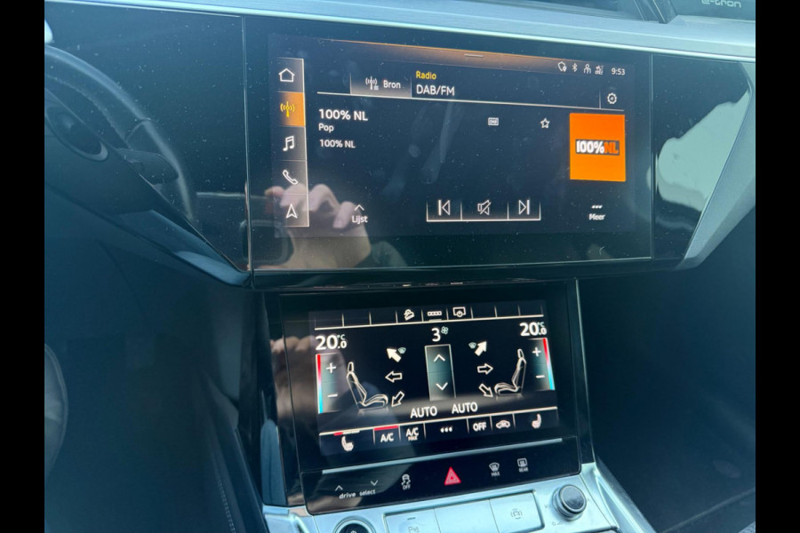 Audi e-tron 50 quattro S 71 kWh 2 X S-LINE, vol opties, panoramadak, camera, electr trekhaak, 1e eigenaar, NL auto met nap