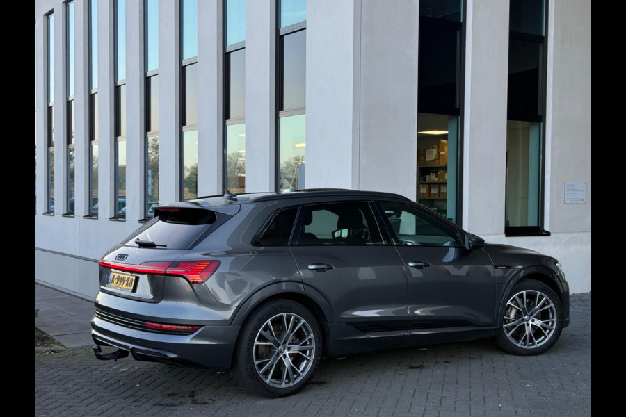 Audi e-tron 50 quattro S 71 kWh 2 X S-LINE, vol opties, panoramadak, camera, electr trekhaak, 1e eigenaar, NL auto met nap
