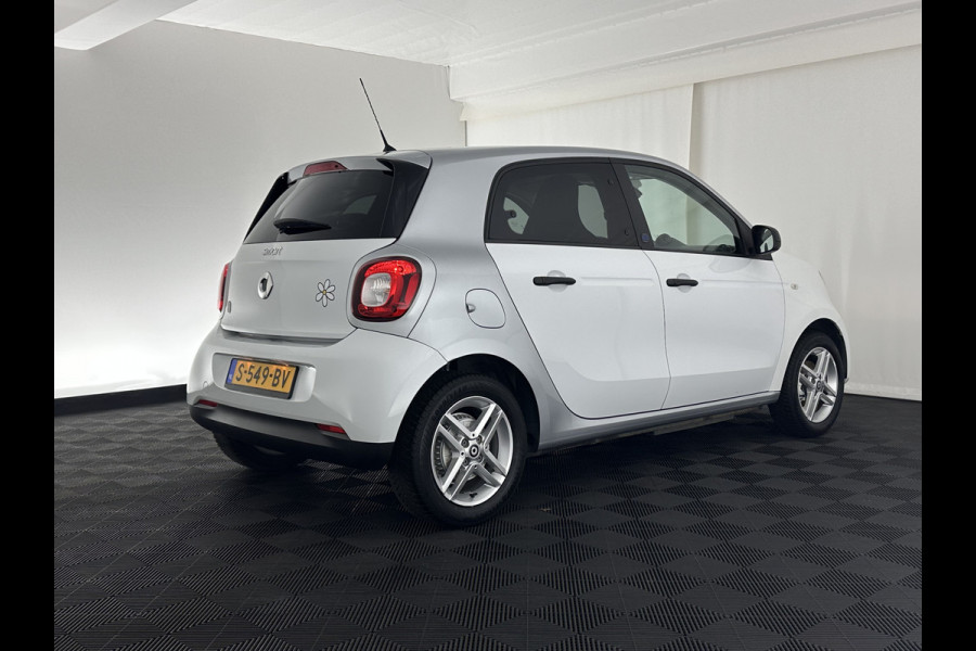 Smart Forfour EQ Comfort 18 kWh [ 3-Fase ] {SOH-96%} Aut. *HEATED-COMFORTSEATS | DAB+ | AIRCO | CRUISE | 15''ALU | PRIVACY-GLASS*