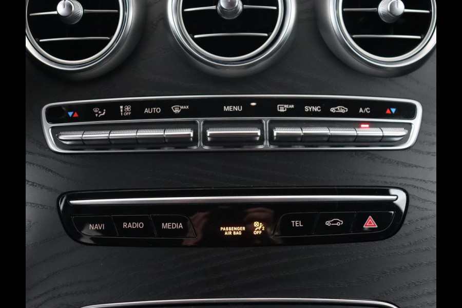 Mercedes-Benz C-Klasse 160 AMG Limited | Stoelverwarming | Leder/Alcantara | Camera | Carplay | Digital Cockpit | Navigatie | Park Assist | Full LED