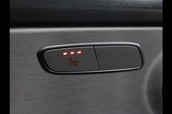 Mercedes-Benz C-Klasse 160 AMG Limited | Stoelverwarming | Leder/Alcantara | Camera | Carplay | Digital Cockpit | Navigatie | Park Assist | Full LED