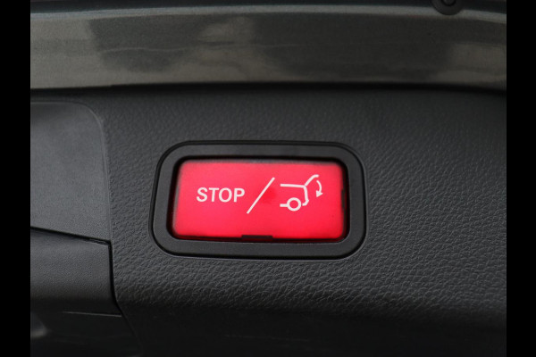 Mercedes-Benz C-Klasse 160 AMG Limited | Stoelverwarming | Leder/Alcantara | Camera | Carplay | Digital Cockpit | Navigatie | Park Assist | Full LED